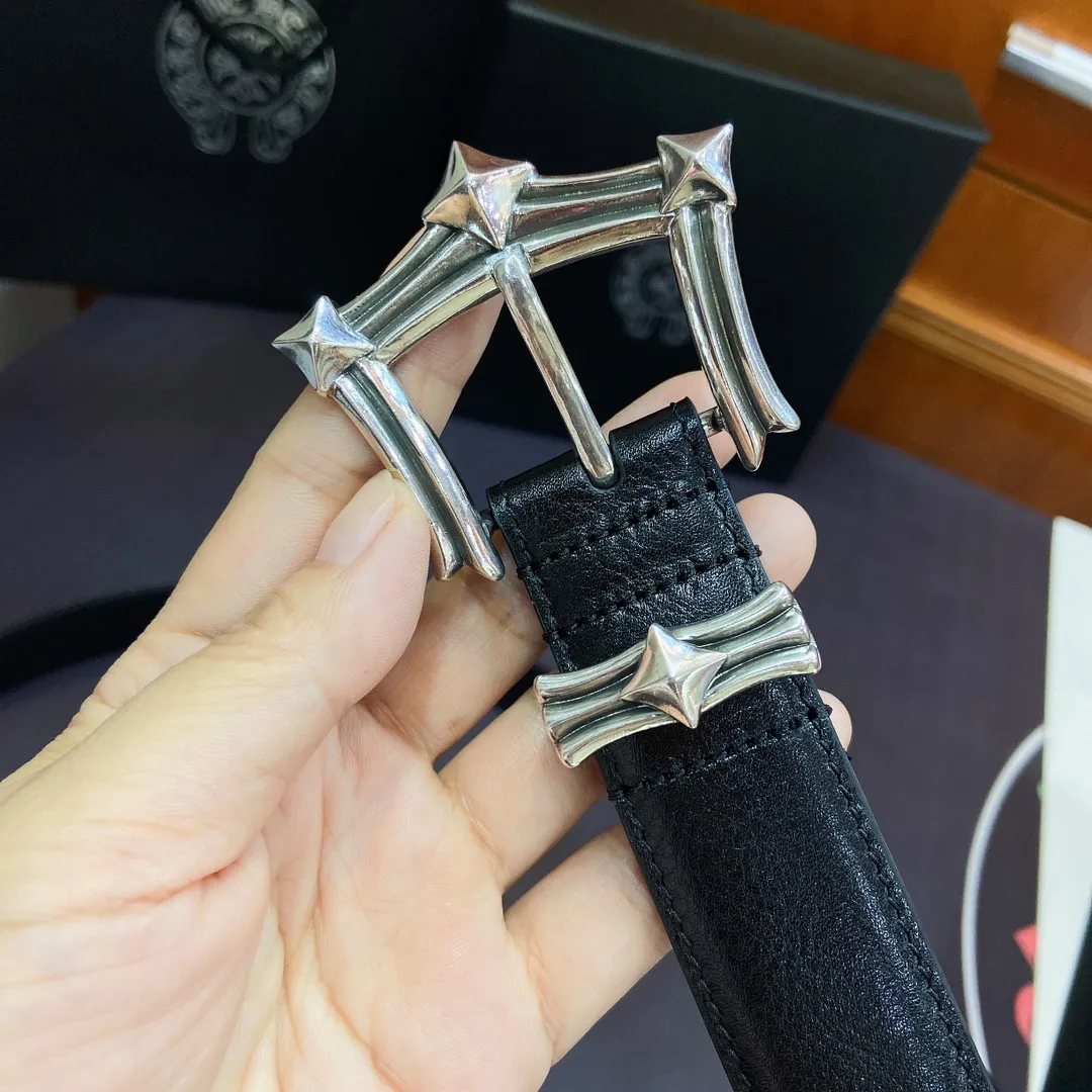 𝐂𝐡𝐫𝐨𝐦𝐞𝐇𝐞𝐚𝐫𝐭𝐬 The same pin buckle belt (fixed version) as the star of Crow Heart. The silver-plated s925 brass copper buckle is matched with an imported wax leather belt, which is very cool. Width 3.0cmp520